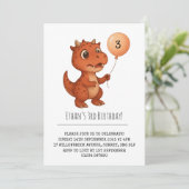 Spotted Red Dino with Peach Balloon Birthday Einladung (Stehend Vorderseite)