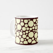 Spotty Cream on Dark Brown Kaffeetasse (Vorderseite Links)
