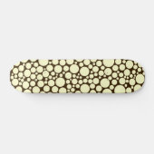 Spotty - Creme auf Dunkelbraun Skateboard (Horizontal)