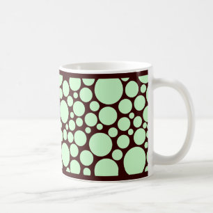 Spotty Pale Green auf Dunkelbraun Kaffeetasse