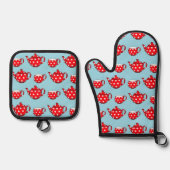 Spotty Red Teapot and Cups Blue Pattern Ofenhandschuh & Topflappen-Set (Vorderseite)