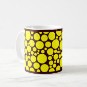 Spotty Yellow auf Dark Brown Kaffeetasse (Vorderseite Links)