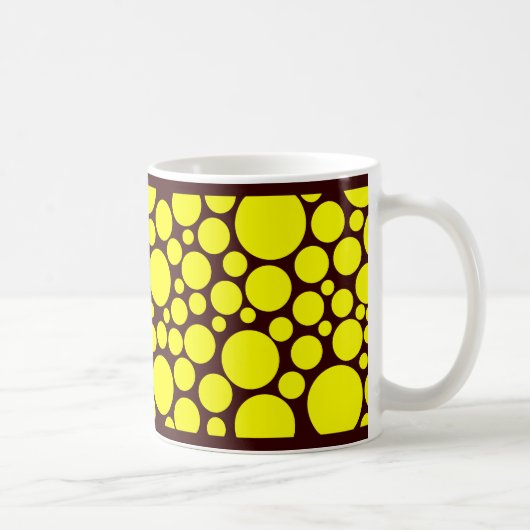 Spotty Yellow auf Dark Brown Kaffeetasse (Rechts)