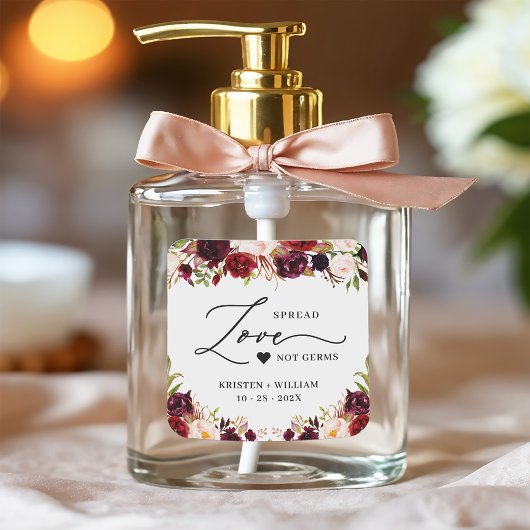 Spread Liebe Burgundy Red Floral Wedding Sanitizer Quadratischer Aufkleber