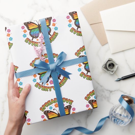 Spread Love Everywhere – Rainbow Butterfly Quote – Geschenkpapier (Schenken)