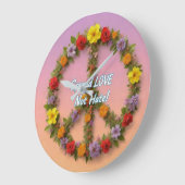 Spread Love Not Hate Große Wanduhr (Winkel)