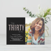 Sprich Dreißig mit mir Leopard Foto Womens Birthda Einladung (Stehend Vorderseite)