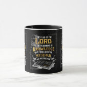 Sprichwörter 1:7 KJV Bibelverse Zwei-Tone Tasse (Zentrum)