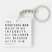 Sprichwörter 20:7 Die Verse des rechten Menschenva Schlüsselanhänger (Rückseite)