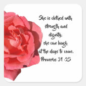 Sprichwörter 31:25 Rote Rose Custom Bible Verse Quadratischer Aufkleber (Vorderseite)