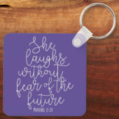 Sprichwörter, sie lacht ohne Angst, Bibelverse Schlüsselanhänger (Rückseite)