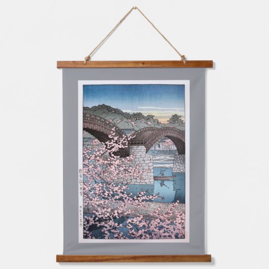 Spring at Kintai Bridge, Hasui Kawase Wandteppich Mit Holzrahmen (Vorderseite)