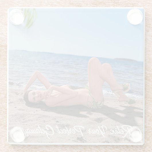 Spring Break Girl Lying on Sandy Beach Glasuntersetzer (Rückseite)