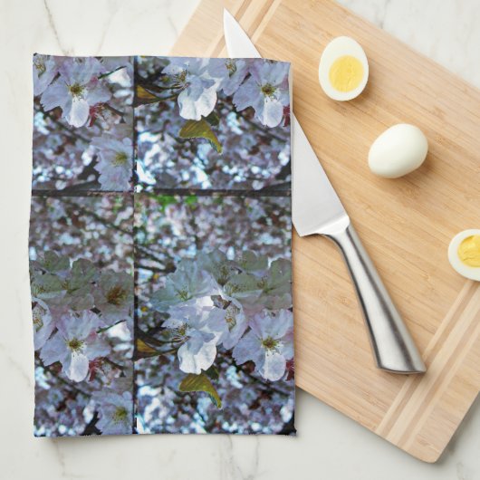 Spring Brooklyn Botanischer Garten Handtuch (Viertel Falte)