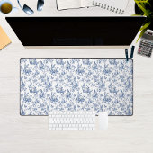 Spring Bunny Blue Chinoiserie Schreibtischunterlage