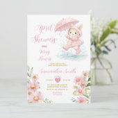 Spring Bunny Rain Boots Pink Floral April Showers Einladung (Stehend Vorderseite)