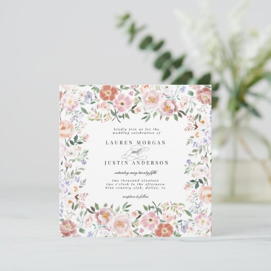Spring Ditsy Blush Floral Square Hochzeit Einladung (Stehend Vorderseite)