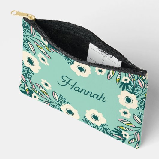 Spring Floral Accessory Pouch – White & Teal Zubehörtasche (Offen)