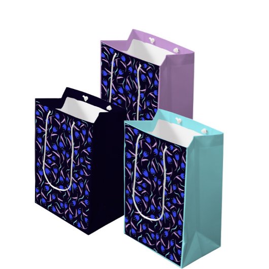 Spring Floral Pattern Dark Blue Mittlere Geschenktüte