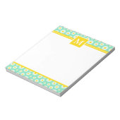 Spring Green Daisies Monogram Notizblock (Rotiert)