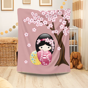 Spring Kokeshi Doll - Niedliches japanisches Geish Fleecedecke