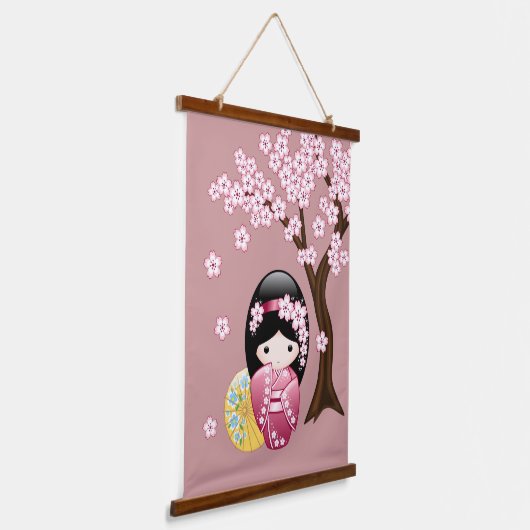 Spring Kokeshi Doll - Niedliches japanisches Geish Wandteppich Mit Holzrahmen (Gewinkelt)