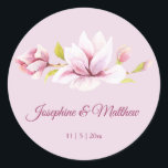 Spring Magnolias Floral Wedding Stickers<br><div class="desc">Diese Hochzeitsaufkleber verfügen über magnolische Blume. Sie können diese Aufkleber mit Ihren Namen und Ihrem Hochzeitstermin personalisieren. Klicken Sie auf die Schaltfläche "Anpassen", um weitere Optionen zu erhalten, wenn Sie die Textgröße ändern oder einen zusätzlichen Text hinzufügen möchten. Diese Aufkleber eignen sich ideal für die Verwendung als Umschlag Aufkleber-Aufkleber oder...</div>