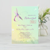 Spring Meadow Dragonfly Hochzeitessen der Probe Einladung (Stehend Vorderseite)