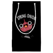 Spring Onion Funny Veggie Pun Dark BG Kleine Geschenktüte (Vorderseite)