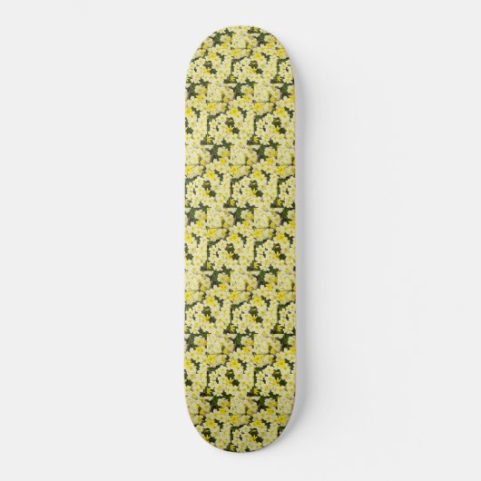 Spring Primroses Skateboard (Vorderseite)