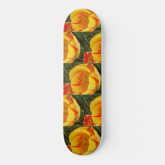 Spring Yellow Tulips Skateboard (Vorderseite)