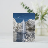 Springbrunnen in Infrarot Postkarte (Stehend Vorderseite)