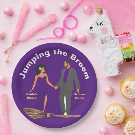 Springen im Raum Pappteller (Party)