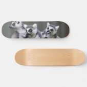 SPRINGENDE LEMUREN SKATEBOARD (Horizontal)