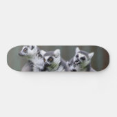 SPRINGENDE LEMUREN SKATEBOARD (Horizontal)