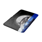 Springender Delphin und Mond Badematte (Schrägansicht)