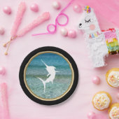 Springendes Speerfisch-Ozean-Schwarzes und Pappteller (Party)