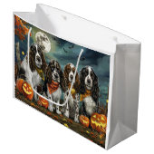 Springer Spaniel Halloween Spooky Große Geschenktüte (Vorderseite Schrägansicht)