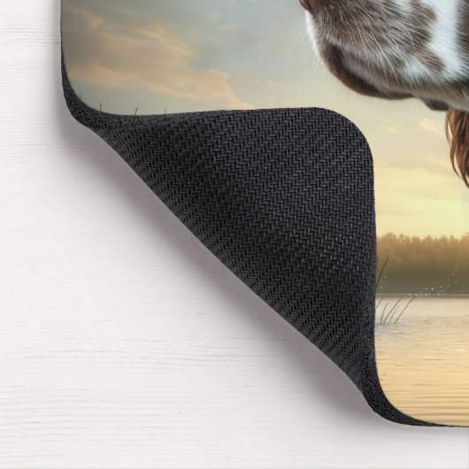 Springer Spaniel Hund durch einen Ententeich Mousepad (Ecke)