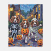 Springer Spaniel Hunde in Halloween-Kostümen Fleecedecke (Vorderseite)