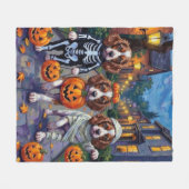 Springer Spaniel Hunde in Halloween-Kostümen Fleecedecke (Vorderseite (Horizontal))