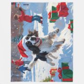 Springer Spaniel Running Snow mit Weihnachtshut Fleecedecke (Vorderseite)