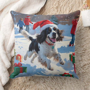 Springer Spaniel Running Snow mit Weihnachtshut Kissen