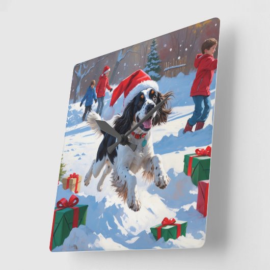 Springer Spaniel Running Snow mit Weihnachtshut Quadratische Wanduhr (Winkel)