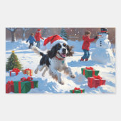 Springer Spaniel Running Snow mit Weihnachtshut Rechteckiger Aufkleber (Vorderseite)