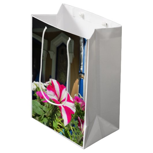 Springtime Blume Box - Martha's Vineyard Mittlere Geschenktüte (Vorderseite Schrägansicht)