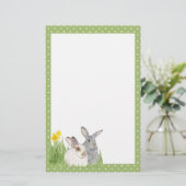 Springtime Bunnies in Blume Briefpapier (Stehend Vorderseite)