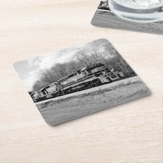 Springtime Train B&W Rechteckiger Pappuntersetzer (angewinkelt)
