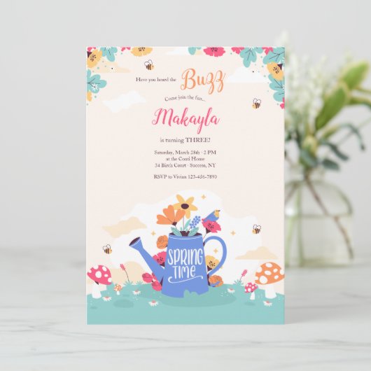 Springtime Watering Can Einladung (Stehend Vorderseite)