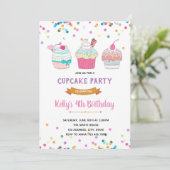 Sprinkle Cupcake Kriegs-Party-Einladung Einladung (Stehend Vorderseite)